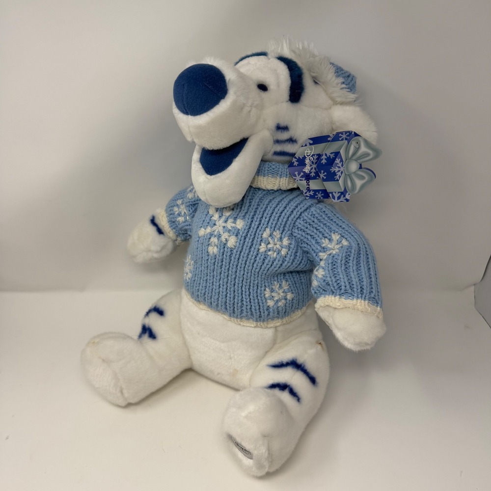 Disney Store Tigger Winter Plush White Blue Snowflakeโ Sweater Holiday NWT Flaw